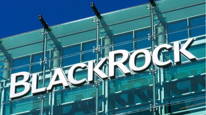 サークルはUSDC準備金をブラックロックが管理するファンドに移行し始め、会社は来年「完全に移行」する予定です