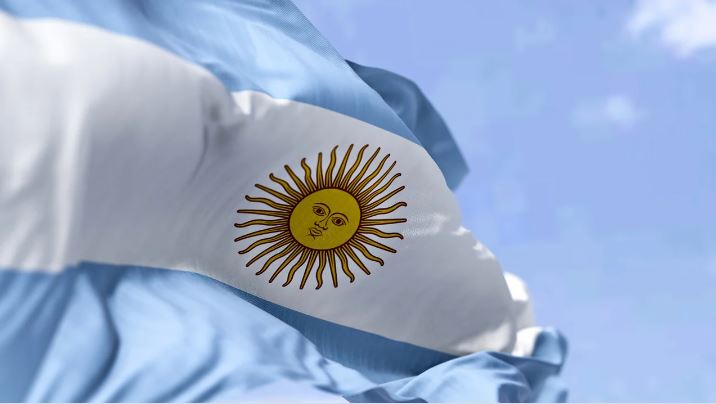 在アルゼンチン米国大使、ビットコインマイナーの「天才的」フレアガス発電計画を称賛