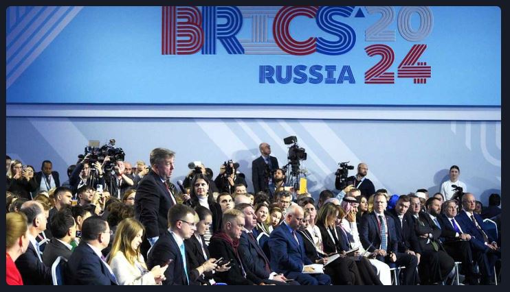 BRICSは反西側ではないが、西側通貨の支配を容認しない、とロシア当局者が語る