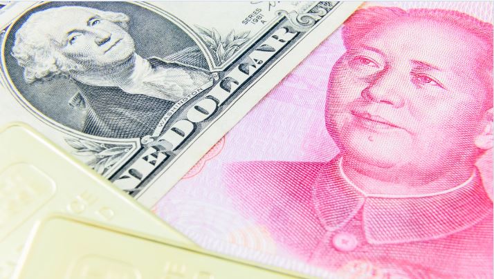 中国人民元は米ドルに対して下落し続け、不動産危機は20年にわたる蓄積されたリスクを露呈